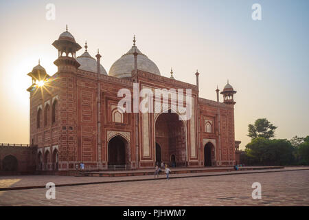 & Mihman Khana mosquée du Taj Mahal à Agra, Inde Banque D'Images