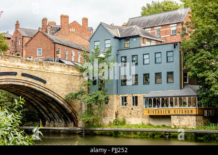 Cuisine Riverview Argent Durham St ci-dessous Framwellgate Bridge, Durham UK Banque D'Images