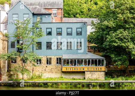 Cuisine Riverview Argent Durham St ci-dessous Framwellgate Bridge, Durham UK Banque D'Images