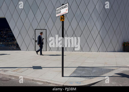 Une façade de diagonales et géométriques à l'extérieur une tessalations diamond Blackfriars, un nouveau gratte-ciel plus à l'horizon de la capitale, sur Blackfriars Road, London SE1, le 6 septembre, à Londres, en Angleterre. Banque D'Images