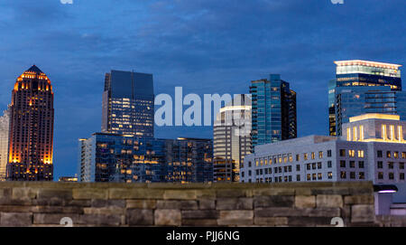 Le contraste d'une nuit à Atlanta Banque D'Images