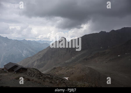 Nuages ciel à 3200m hohsaas ü M. Saas Grund suisse Banque D'Images