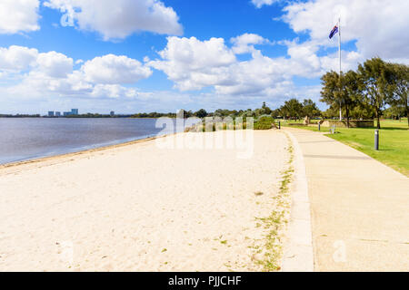 Sir James Mitchell Park plages le long de l'estran de la Swan River, dans la Ville de South Perth, Australie occidentale Banque D'Images