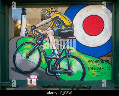 Ulverston, UK. 7 septembre 2018. Vitrine décorée pour le Tour de Bretagne, l'étape 6, comme elle vient à travers Ulverston dans Cumbria. Crédit : Rob Sutherland/Alamy Live News Banque D'Images