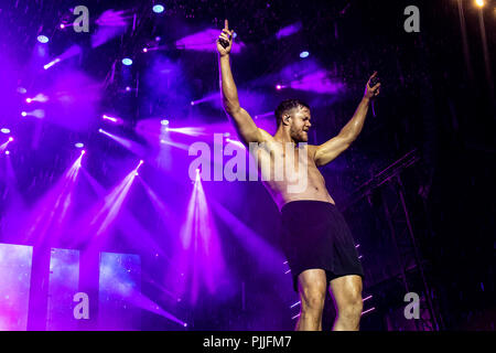 Milan, Italie, 6 septembre 2018 : Imagine Dragons effectuer sur scène à Milan en Italie, les roches dans la zone de l'expérience dans Milan, pour leur tournée mondiale 2018 évoluer - Valeria Portinari/Alamy Live News Banque D'Images