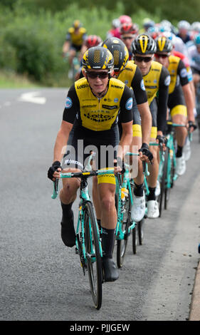 Furness, UK. 7 septembre 2018. Koen bouwman, de l'équipe Lotto Jumbo ni fixer le rythme à la tête de l'peleton comme ils essaient de rabatteur à la pause sur le sommet de nid Brow, Keswick. Crédit : STEPHEN FLEMING/Alamy Live News Banque D'Images