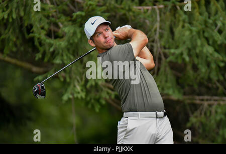 Newtown Square, Pennsylvanie, USA : Vendredi 7 Septembre 2018 : Paul Casey hits son coup de départ sur le 4e trou au cours de la deuxième série de la BMW au Championnat de Golf Aronimink à Newtown Square, Pennsylvanie. Gregory Vasil/CSM Crédit : Cal Sport Media/Alamy Live News Banque D'Images