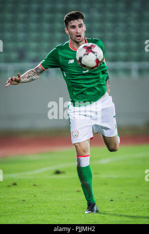 De Mitrovica, au Kosovo. 7 septembre 2018. En vertu de l'UEFA 21 championnat d'Apply, Kosovo U21 contre République d'Irlande U21 ; Corey Whelan de République d'Irlande contrôle une balle haute Action Crédit : Plus de Sports/Alamy Live News Banque D'Images