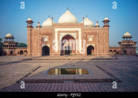 & Mihman Khana mosquée du Taj Mahal à Agra, Inde Banque D'Images