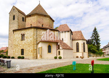 Eglise de Saint Pierre et Saint Paul à Ottmarsheim du XI siècle, Alsace, France. Banque D'Images