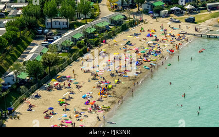 Vue aérienne, le Camping La Quercia Lazise, ? ?Caravane, Plage, Lac de Garde, Lago di Garda, Lazise, ? ?le nord de l'Italie, Vénétie, Italie Banque D'Images