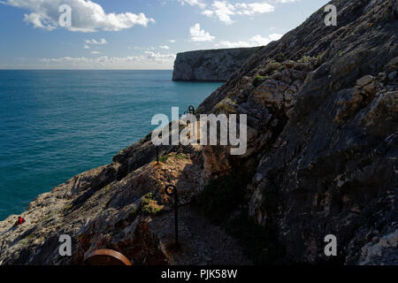 Fort Beliche, Fortaleza de Beliche, sur l'imposant des côtes rocheuses de l'océan Atlantique dans le Parc Naturel du Sud-Ouest Alentejano et Costa Vicentina entre Sagres et le Cabo de Sao Vicente Banque D'Images