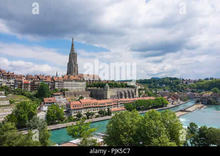 Vue sur la vieille ville de Berne avec boucle de l'Aar et minster, Berne, canton de Berne, Suisse Banque D'Images