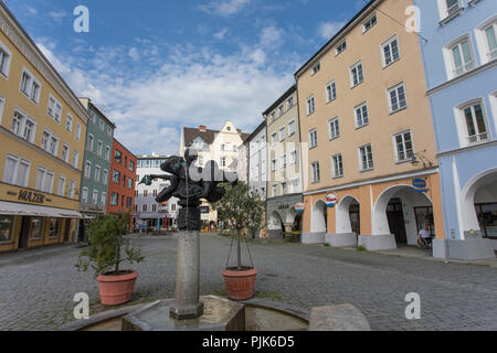 Fontaines à la place du marché à Rosenheim, Bavière, Allemagne Banque D'Images