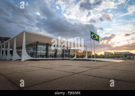 Brésil Cour Suprême (Supremo Tribunal Federal - STF) au coucher du soleil - Brasilia, District Fédéral, Brésil Banque D'Images