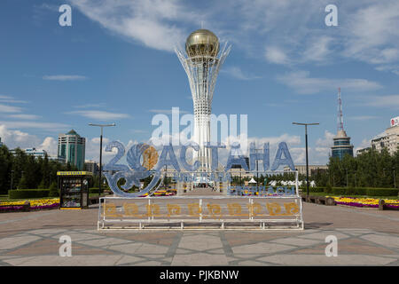 Astana, Kazakhstan, le 2 août 2018 : Tour Bayterek est un monument et tour d'observation à Astana. La hauteur du bâtiment est de 105 mètres. Banque D'Images