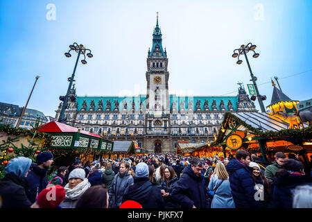 Allemagne, Hambourg, vieille ville, marché de Noël sur le Rathausmarkt Banque D'Images