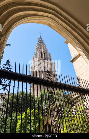 L'Espagne, Tolède Catedral, cloître, vue de la tour nord Banque D'Images