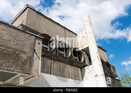 Pologne, Wroclaw, la place Grunwaldzki, blocs d'appartement Banque D'Images