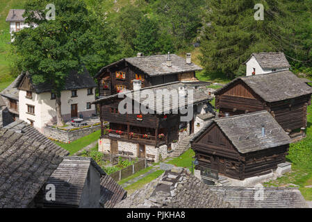 Walserhaus musée dans le village de montagne de la colonisation Walser de Bosco Gurin, Val di Bosco, Locarno, Tessin, Suisse Banque D'Images