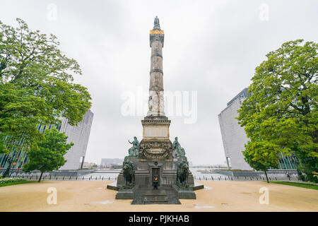 Bruxelles, le 28 avril : Nuageux vue de la Colonne du Congrès historique on APR 28, 2018 à Bruxelles, Belgique Banque D'Images