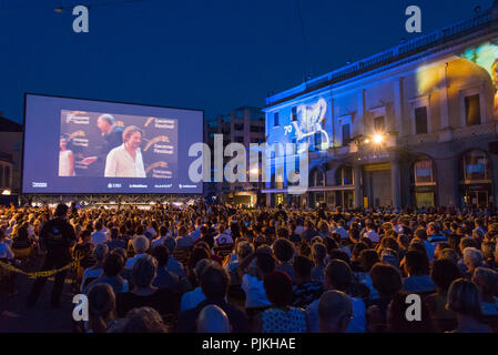 Dépistage en soirée au Festival du Film sur la Piazza Grande, Locarno, 2017 Festival de Locarno, le Lac Majeur, Tessin, Suisse Banque D'Images