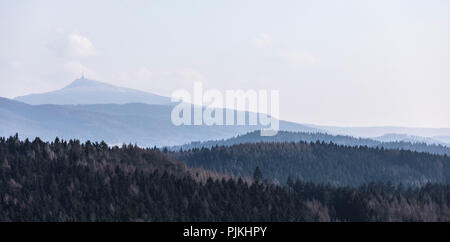 Allemagne, Saxe, Haute-lusace, montagnes de Zittau, vue à Jeschken Banque D'Images