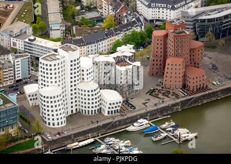 Bâtiments Gehry dans l'architecture moderne, Medienhafen Düsseldorf, Düsseldorf, Rhénanie du Nord-Westphalie, Allemagne, Banque D'Images