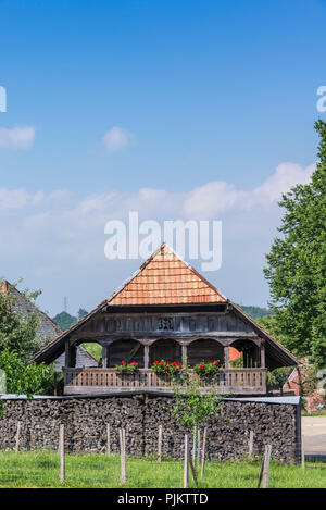 Ancienne ferme typique de l'emmental dans Mistelberg, Emmental, canton de Berne, Suisse Banque D'Images