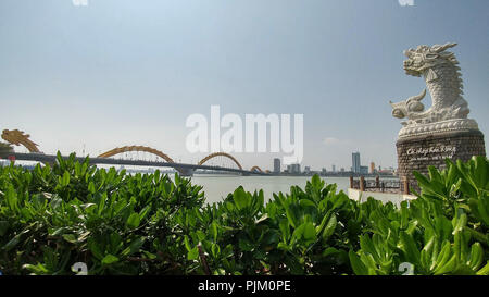 Dragon Bridge à Da nang, Vietnam Banque D'Images