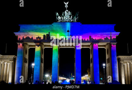 La porte de Brandebourg pendant le Festival des lumières à Berlin (Allemagne, 14/10/2013) Banque D'Images