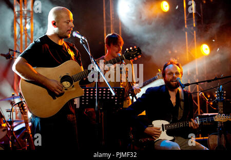 Musicien flamand Flip Kowlier au Radio 1 Sessies (Belgique, 11/10/2010) Banque D'Images