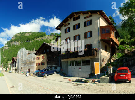 Swiss Alpine Village de Splügen dans les Grisons (GR) Banque D'Images