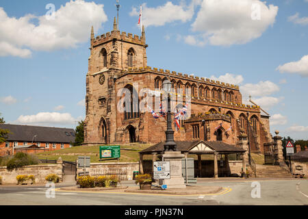 L'église paroissiale de St Jacques le Majeur dans le village de Cheshire England UK Audlem Banque D'Images