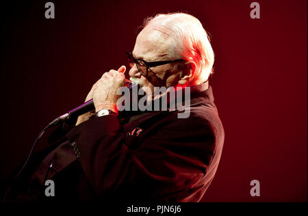 Toots Thielemans à l'Haïti Lavi 12-12 concert bénéfice au Bozar, Bruxelles (Belgique, 15/02/2010) Banque D'Images