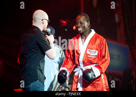 Boxeur européen Sugar Jackson à l'Humo's Pop Poll cérémonie de remise des prix de luxe à Anvers (Belgique, 14/03/2010) Banque D'Images