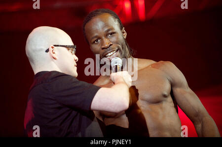 Boxeur européen Sugar Jackson à l'Humo's Pop Poll cérémonie de remise des prix de luxe à Anvers (Belgique, 14/03/2010) Banque D'Images