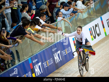 L'IMAGE DE FICHIER : le magazine allemand Der Spiegel révèle cycliste olympique médaille d'Kristina Vogel a été paralysé en juin 2018 à la suite d'un crash lors de la formation. Vogel prend la médaille d'or dans le sprint femmes à UCI Championnats du Monde de Cyclisme sur piste 2017 à Hong Kong. Banque D'Images