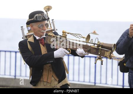 Eastbourne, Royaume-Uni. Le 8 septembre 2018. Les gens apprécient le festival steampunk annuel sur le front aujourd'hui à Eastbourne, East Sussex, UK Crédit : Ed Brown/Alamy Live News Banque D'Images