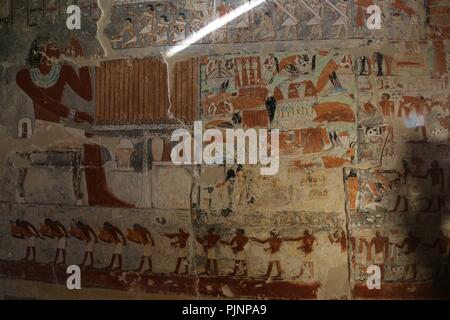 Saqqara, Egypte. Le 8 septembre 2018. Une vue d'une chambre de la tombe de Mehu, après qu'il a été ouvert pour le public à Saqqara, Giza, Egypte, 08 septembre 2018. La tombe de Mehu, inaugurée au public pour la première fois depuis sa découverte en 1940. Photo : Mohamed el Raai/dpa dpa : Crédit photo alliance/Alamy Live News Banque D'Images