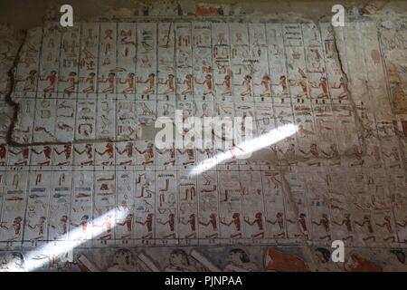 Saqqara, Egypte. Le 8 septembre 2018. Une vue d'une chambre de la tombe de Mehu, après qu'il a été ouvert pour le public à Saqqara, Giza, Egypte, 08 septembre 2018. La tombe de Mehu, inaugurée au public pour la première fois depuis sa découverte en 1940. Photo : Mohamed el Raai/dpa dpa : Crédit photo alliance/Alamy Live News Banque D'Images