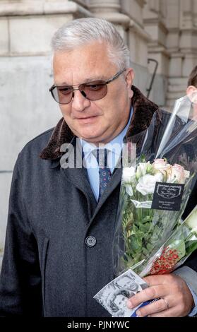 Bruxelles, Belgique. 05Th Nov, 2018. Le prince Laurent de Belgique partent à la Onze Lieve Vrouwekerk à Laeken, le 8 septembre 2018, après avoir assisté à la célébration eucharistique à l'occasion du 25e anniversaire de la mort de SM le Roi Boudewijn Photo : Albert Nieboer/ Pays-Bas OUT/Point de vue OUT | Crédit : dpa/Alamy Live News Banque D'Images