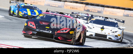 Monterey, CA, USA. 05Th Nov, 2018. A. #  46 Gdovic Pilotes B./S. Michimi qui sortent du tour 3 au cours de la Monterey Continental Grand Prix Lamborghini Super Trofeo à Weathertech Raceway Laguna Seca Monterey, CA Thurman James/CSM/Alamy Live News Banque D'Images