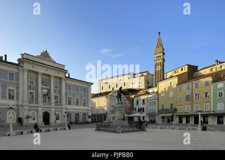 La place Tartini, hôtel de ville, monument Giuseppe Tartini, St George's Cathedral, Piran, Istrie, Slovénie Banque D'Images