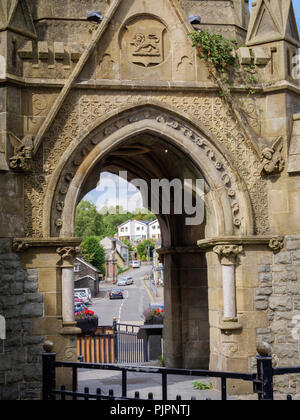 La tour de l'horloge dans le centre-ville Machynlleth Powys Pays de Galles Banque D'Images