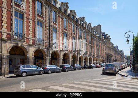 Place des Vosges, la plus ancienne place de Paris prévues, quartier du Marais, Paris, France, Europe Banque D'Images