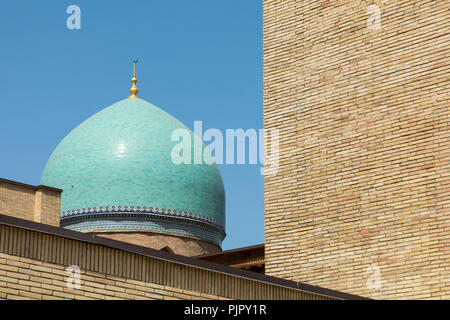 Barak Khan madrasah. As Place Imam Hazrati (imam) est un centre religieux de Tachkent. Banque D'Images