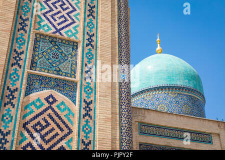 Barak Khan madrasah. As Place Imam Hazrati (imam) est un centre religieux de Tachkent. Banque D'Images