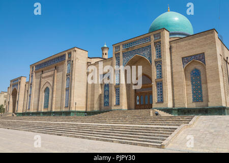 Barak Khan madrasah. As Place Imam Hazrati (imam) est un centre religieux de Tachkent. Banque D'Images