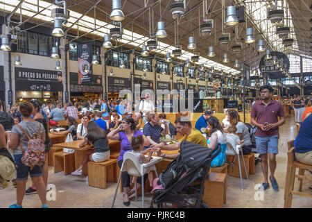 Marché couvert Mercado il y Ribeira, Avenida 24 de Julho, Lisbonne, Portugal, Markthalle 'Mercado da Ribeira", Lissabon Banque D'Images